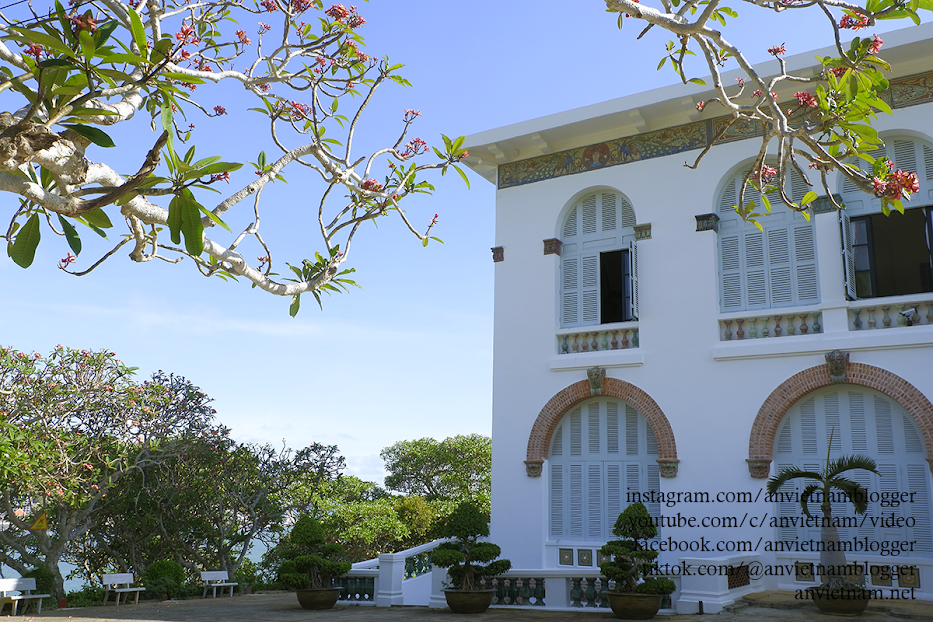 Bạch Dinh (Villa Blanche) – dinh thự trắng tinh tế trên sườn núi Lớn Vũng Tàu